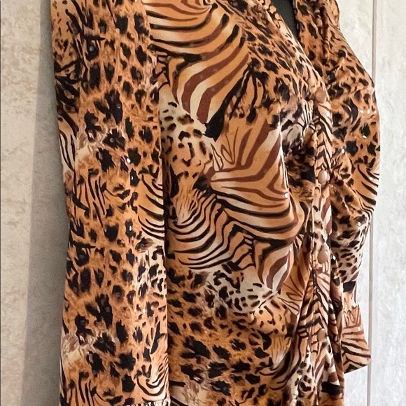 Essentials by Milano Womens Animal Print Top Clear Sequins Size Small - Picture 4 of 14